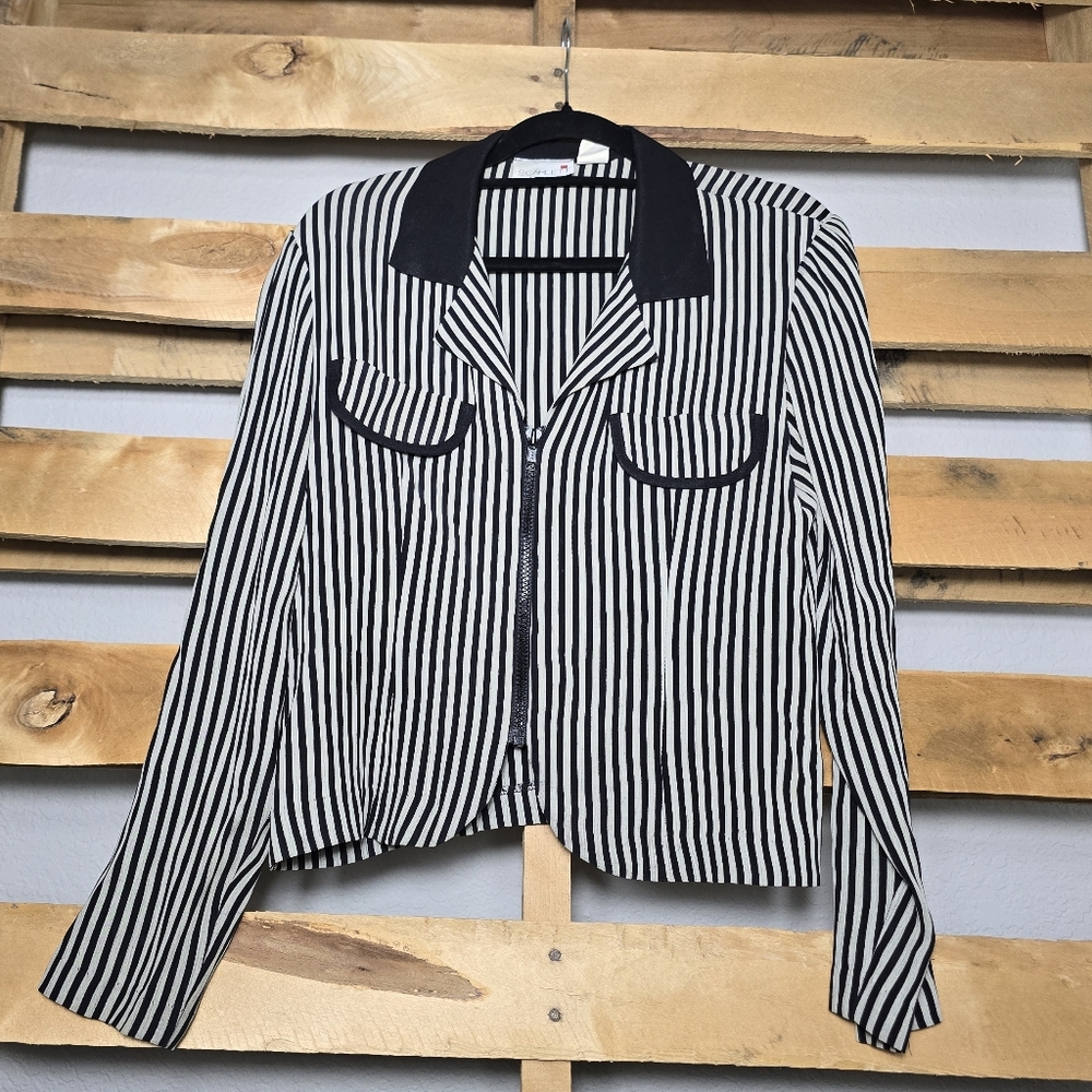 Black and White Striped Button-Up Shirt Size:7-8